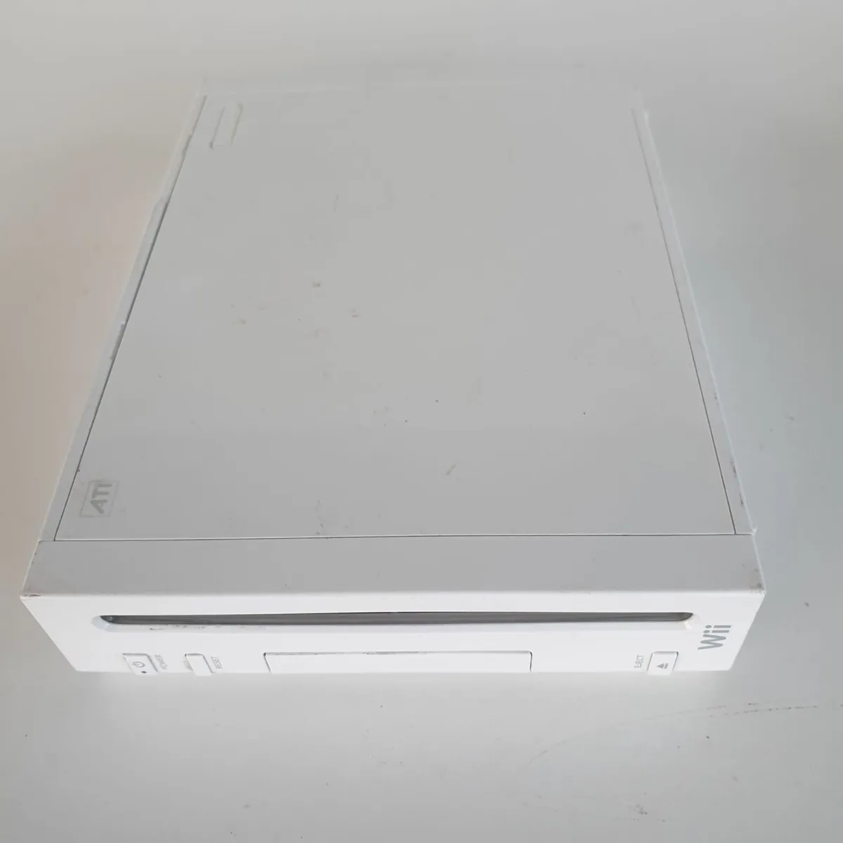 Nintendo Wii console accessories and games - Image 3