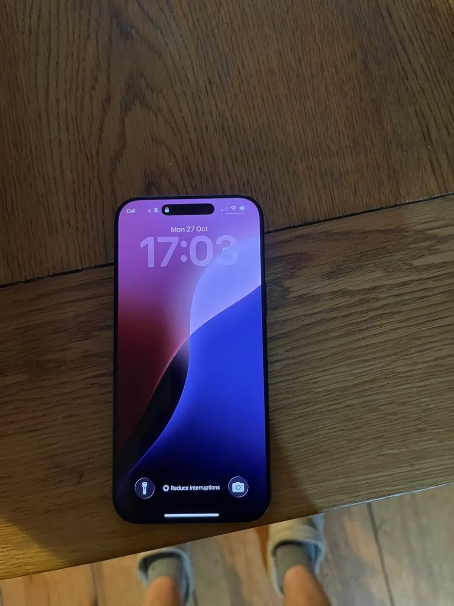iPhone 16 Pro Max - Image 2