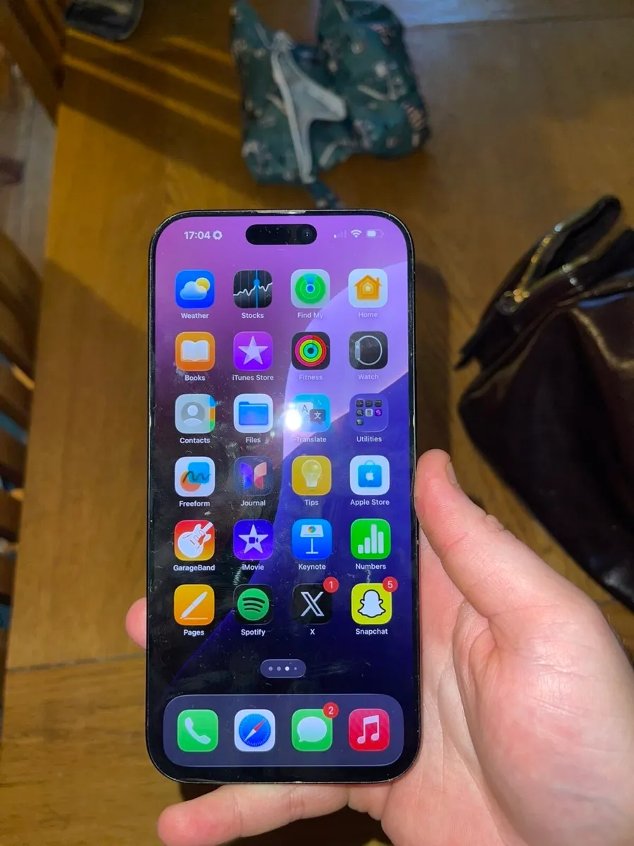 iPhone 16 Pro Max - Image 3