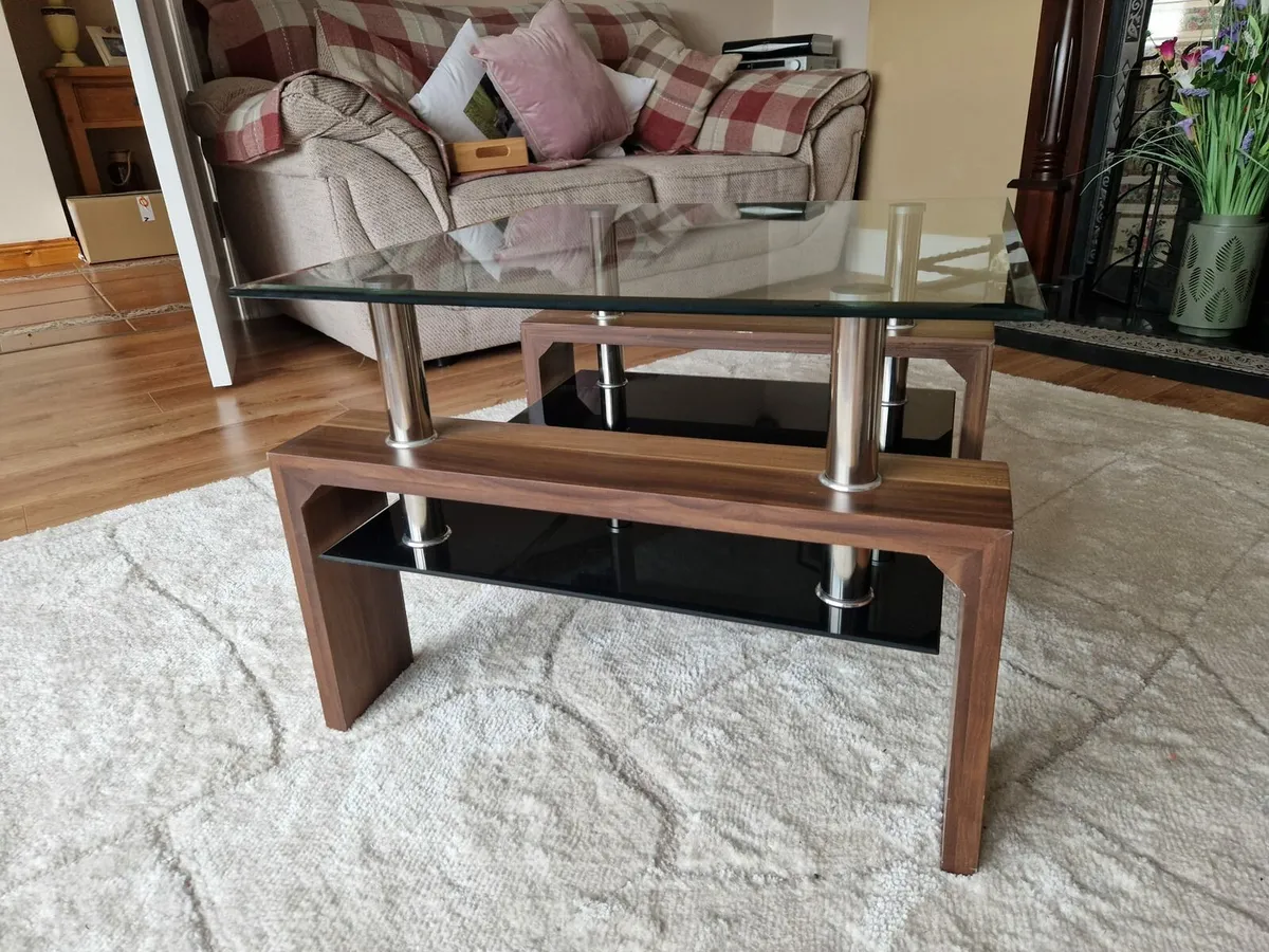 Coffee and Lamp table set - Image 1