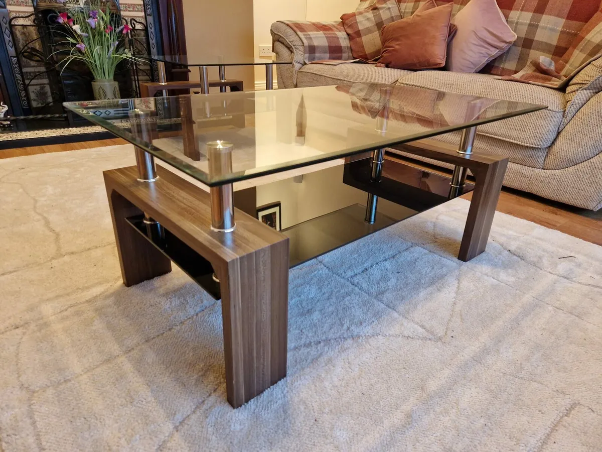 Coffee and Lamp table set - Image 3