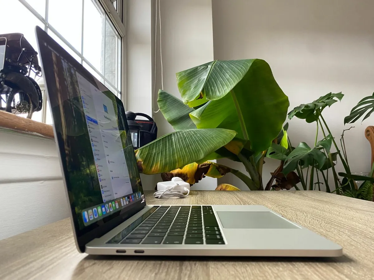 Apple MacBook Pro 13inch (2019) i5 | 8GB | 128GB - Image 4