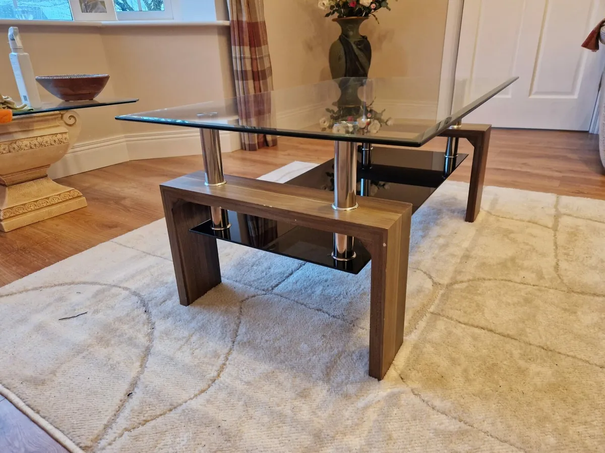 Coffee and Lamp table set - Image 4