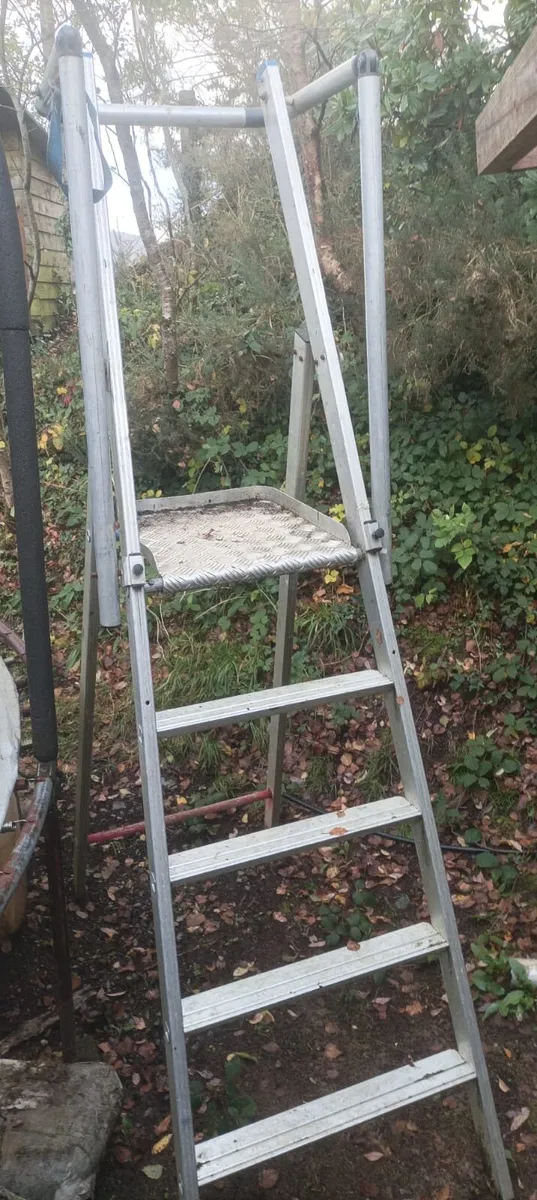 Aluminium ladder/ work platform - Image 2