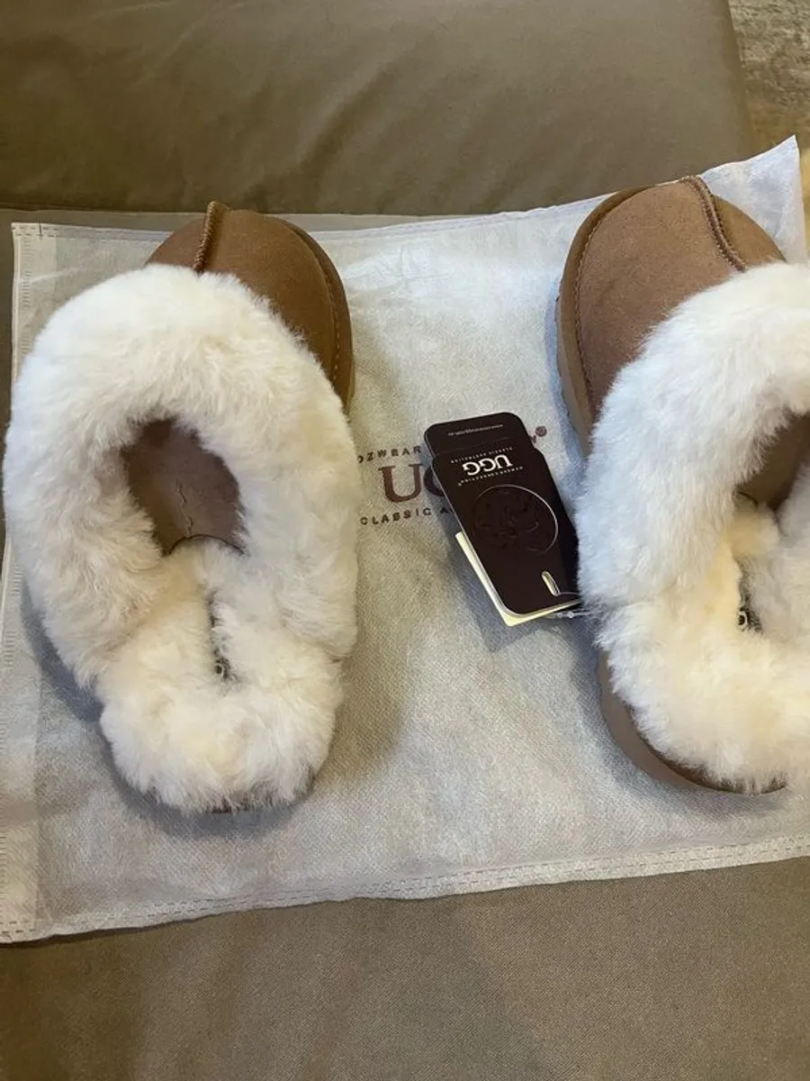 Ugg Slippers Chestnut Ladies - Image 3