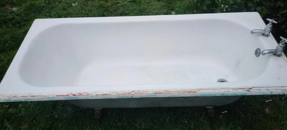 Cast Iron bath - Image 2