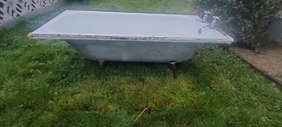 Cast Iron bath - Image 4