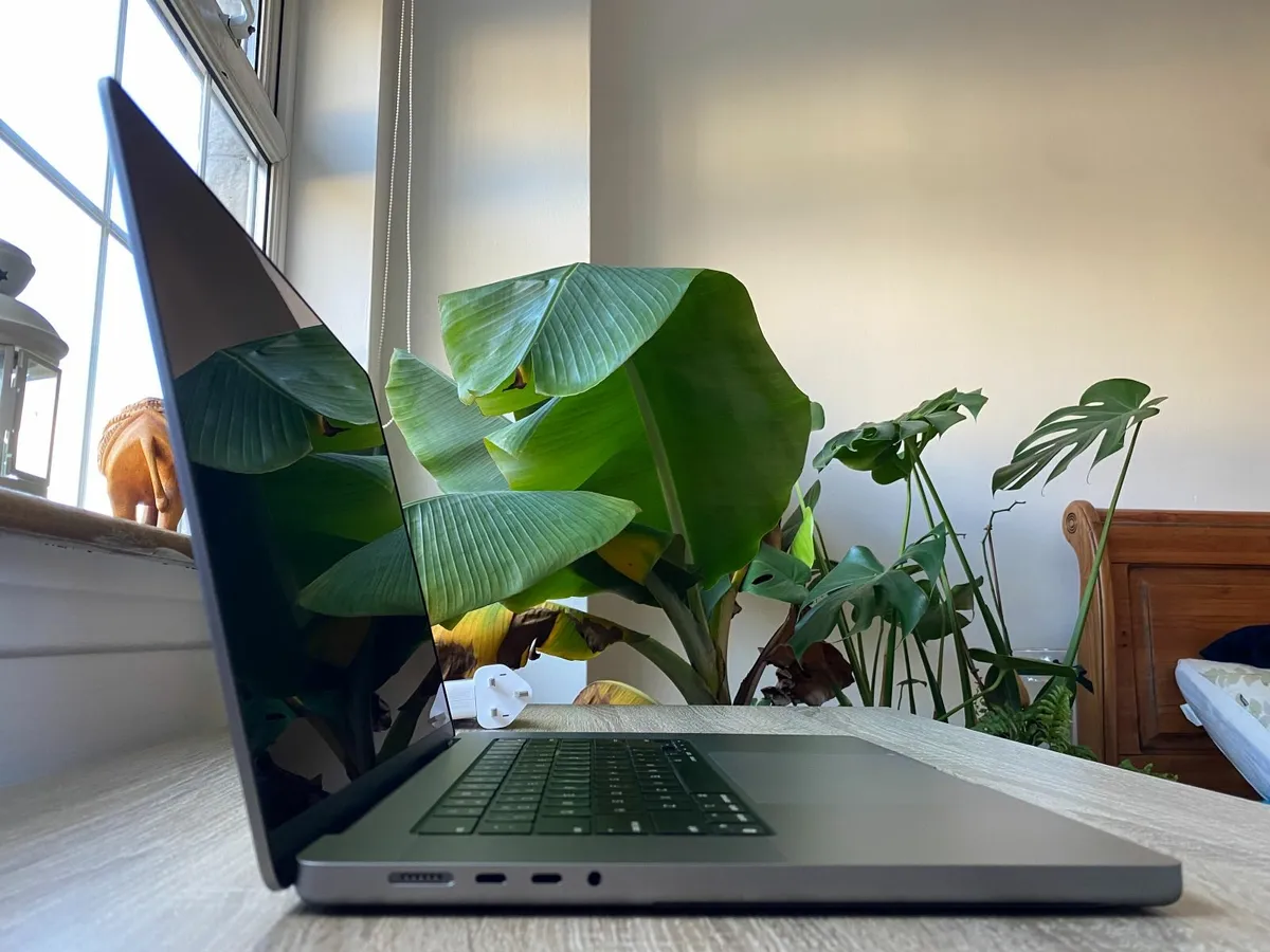 MacBook Pro 16" (2021) 32GB | M1 Pro | 512GB - Image 4