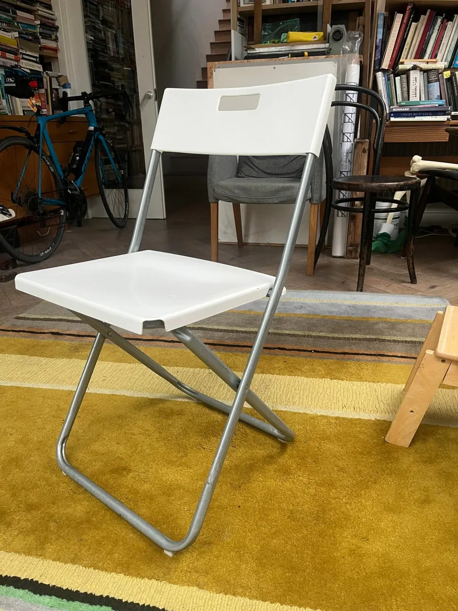 10 Chairs