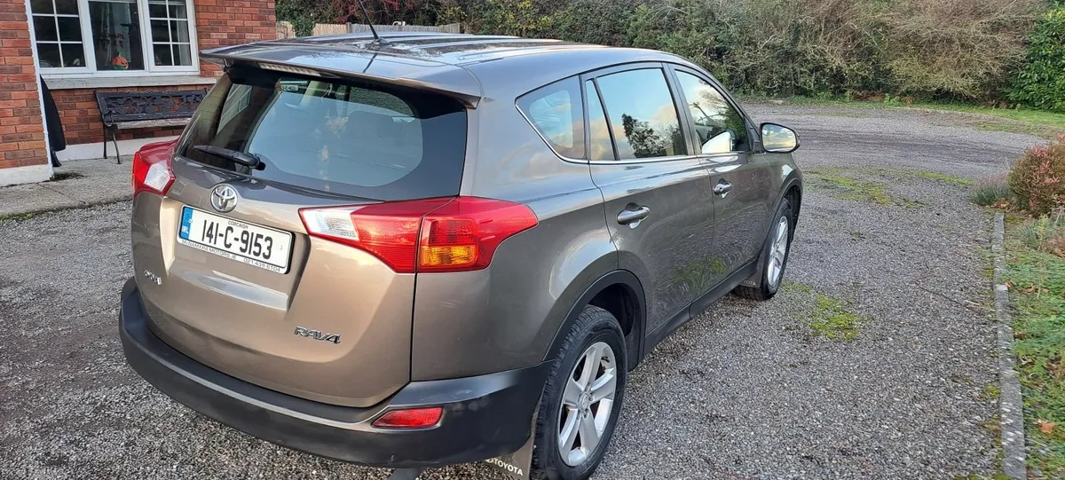 Toyota RAV4 2014 - Image 2