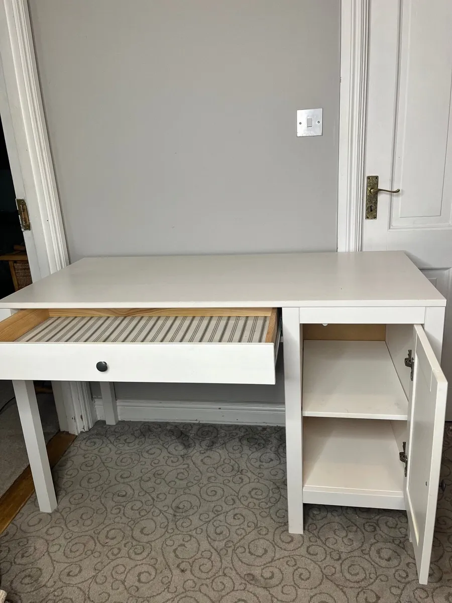 Desk - Image 2