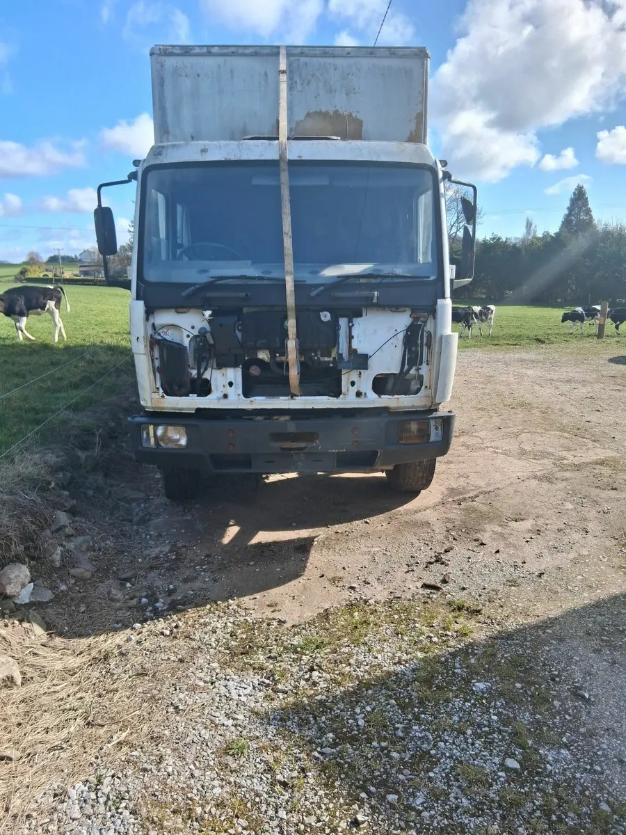 Mercedes-Benz Truck for parts - Image 1