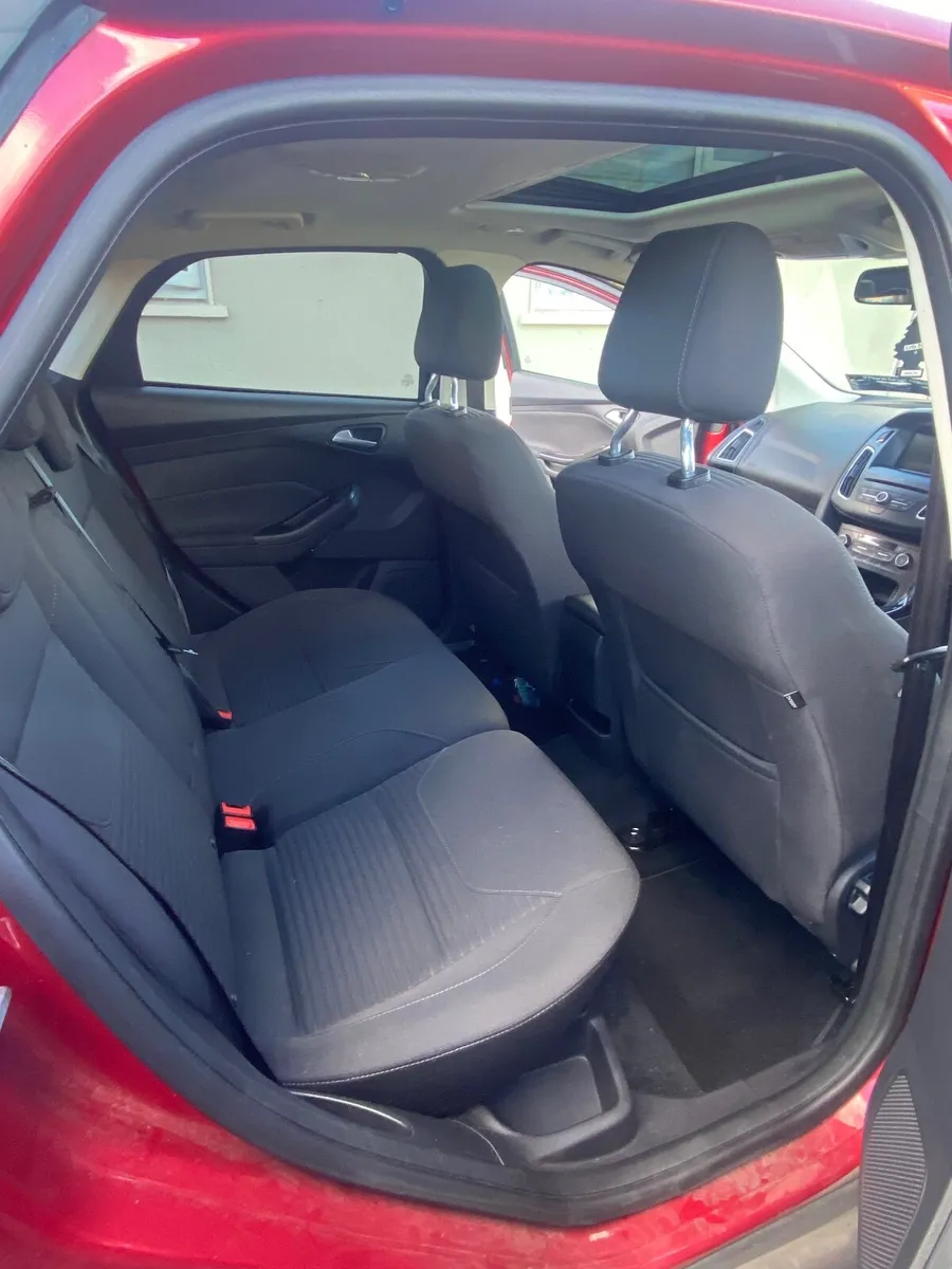 Ford Focus 2017 - Image 2
