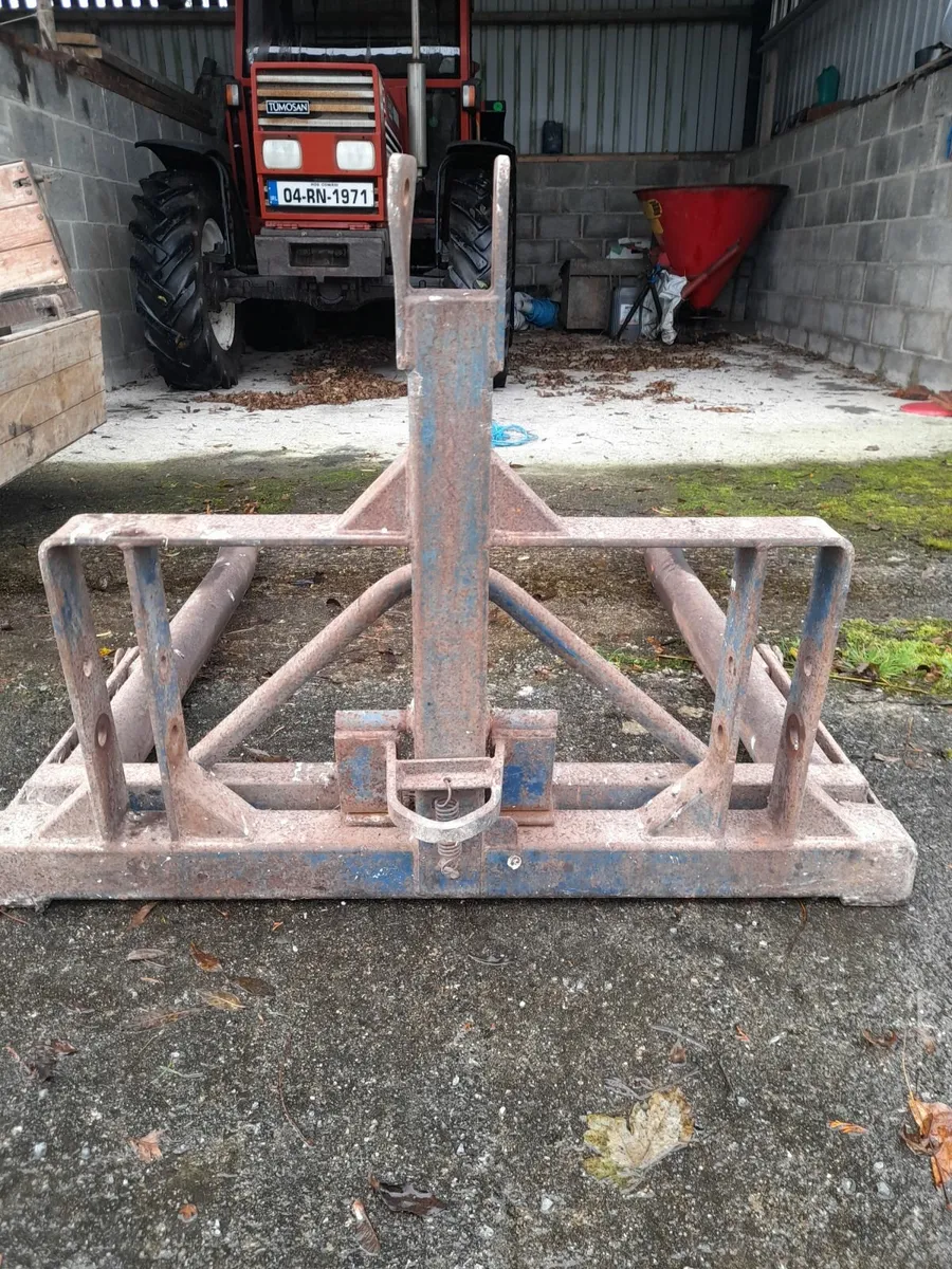 Bale Handler and spike - Image 1
