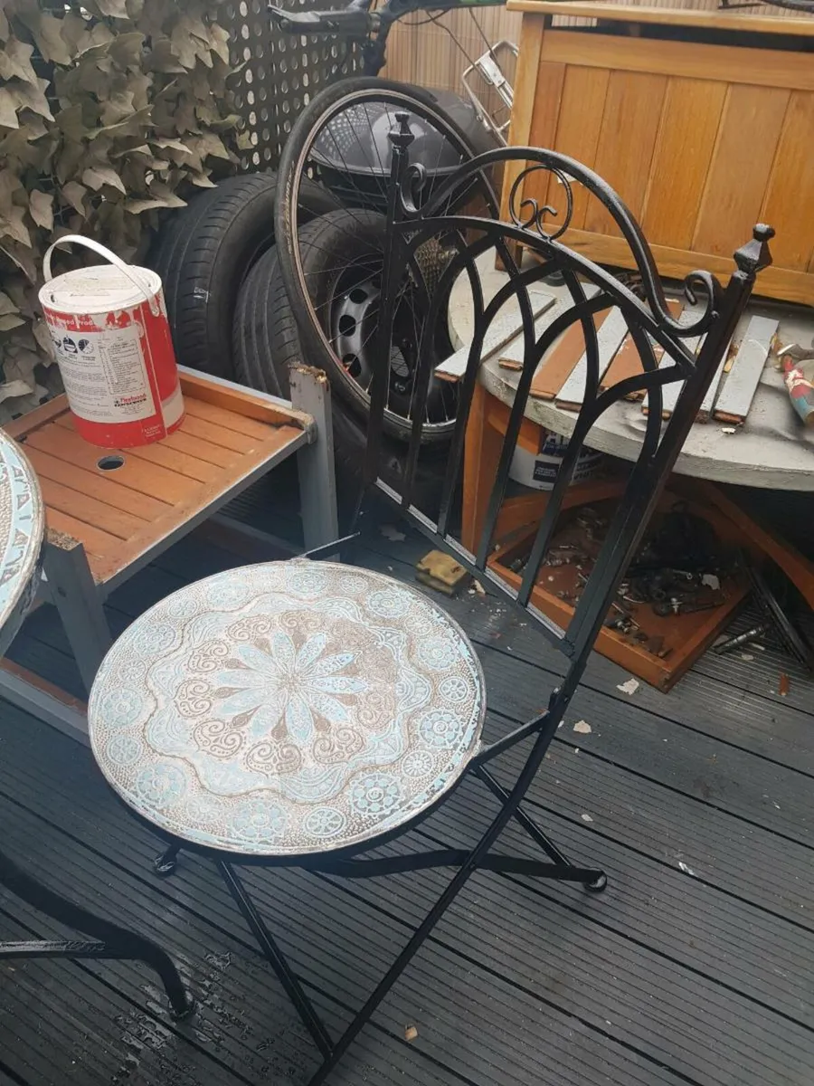 Garden table and chairs - Image 4