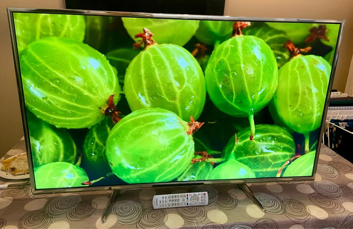 Panasonic 49 inch Smart TV - Silver design - Image 3