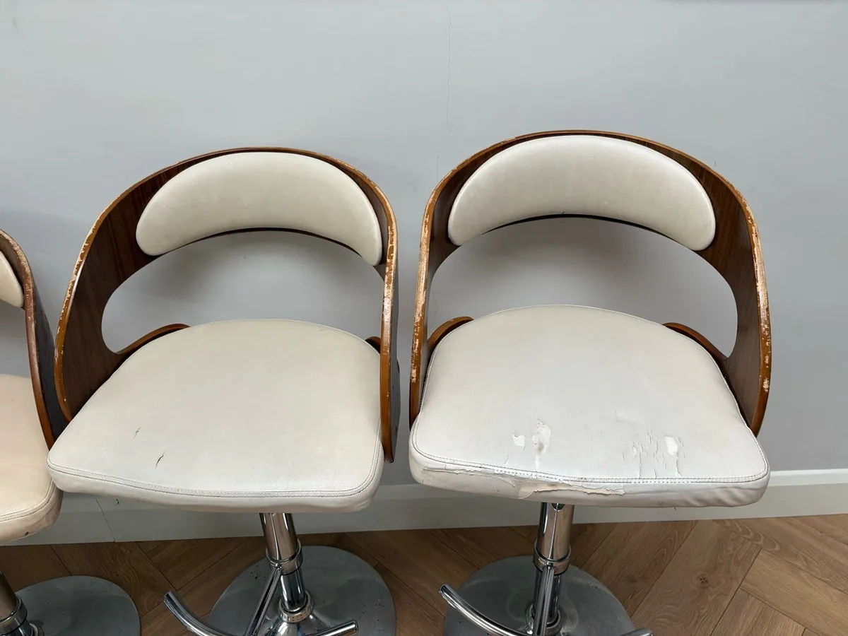 6 bar stools - Image 4