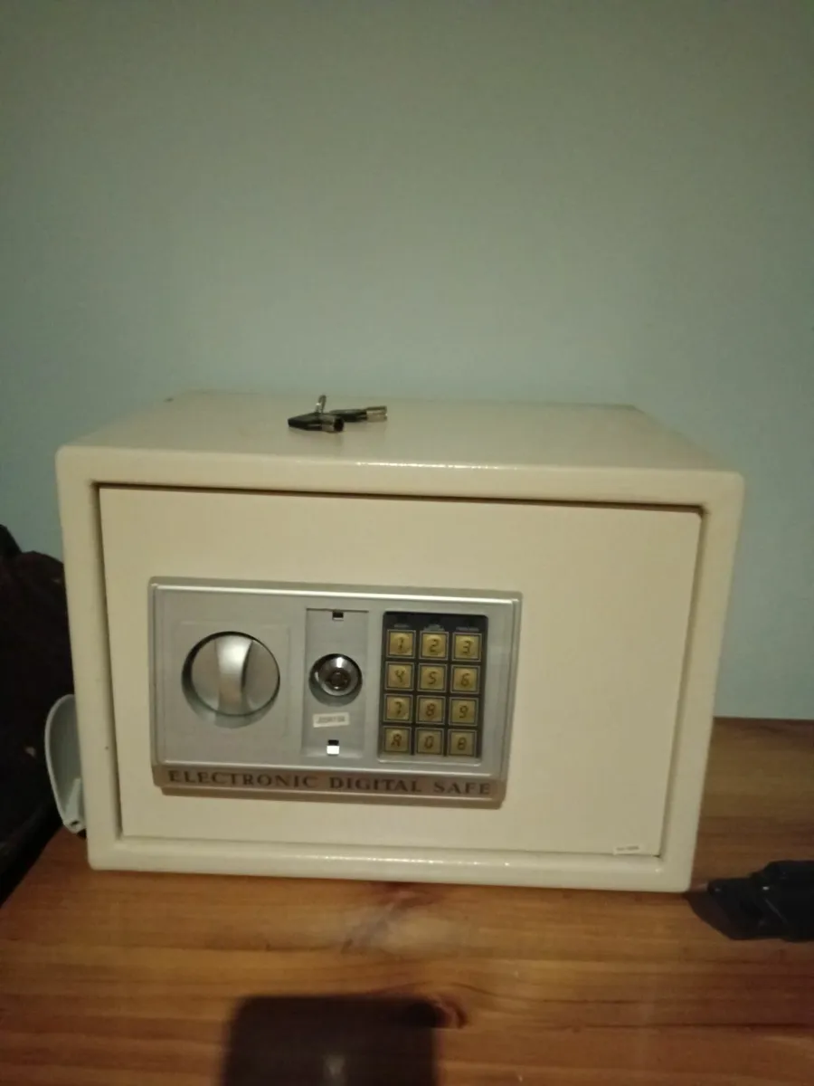 Safe - Image 1