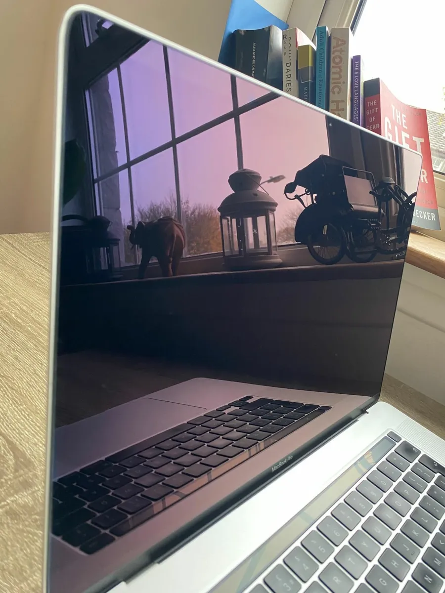 Apple MacBook Pro 16-inch (2019) i7 | 16GB | 512GB - Image 3