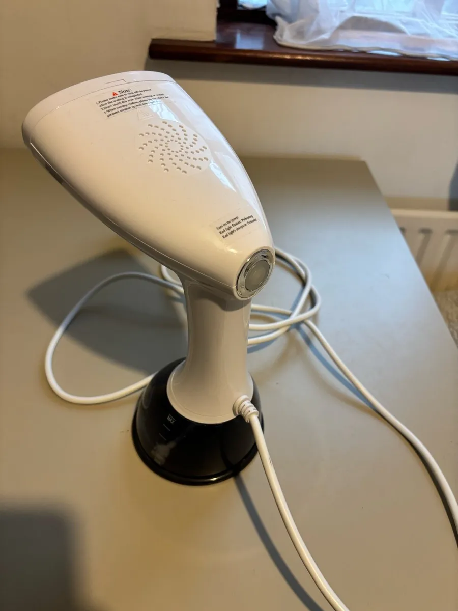 Garment steamer - Image 3