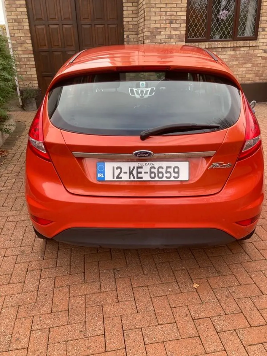2012 Ford Fiesta - Image 2