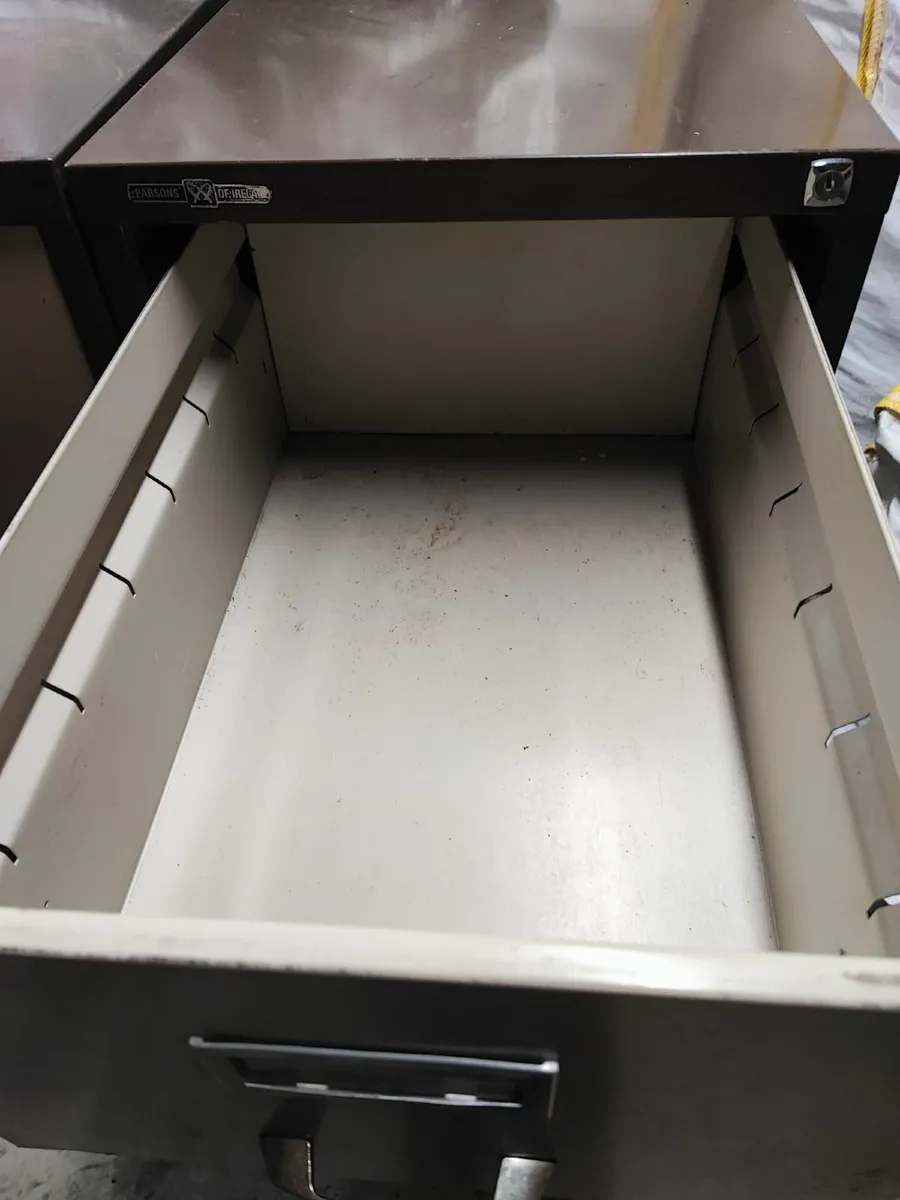 Filing cabinet - Image 1