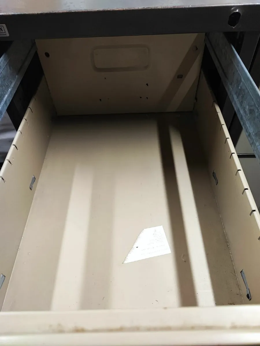 Filing cabinet - Image 2