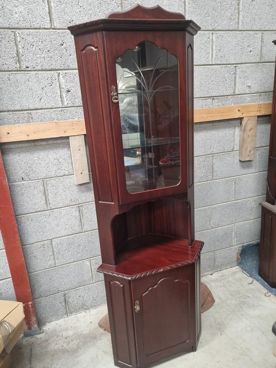 Cabinet - Image 1