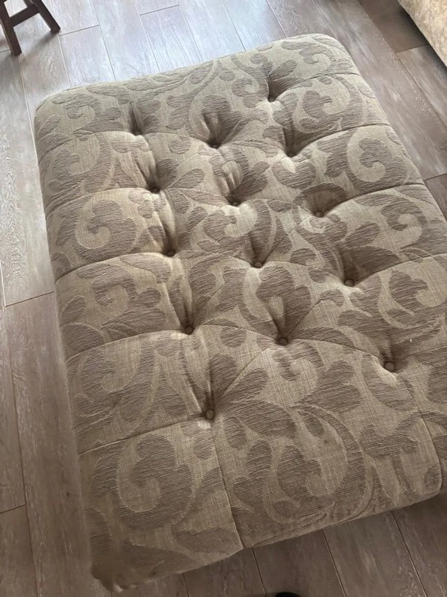 Large poof - Image 2
