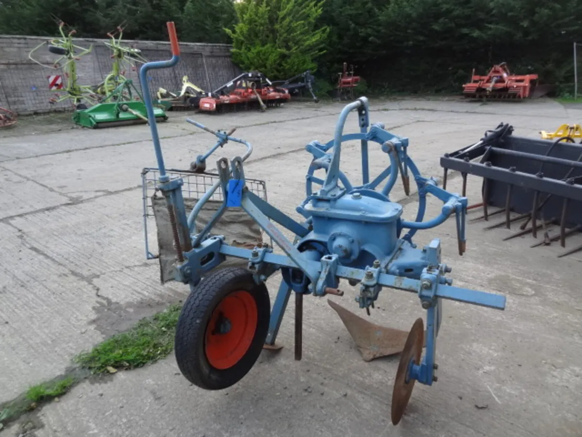 Ransomes Potato Spinner - Image 1