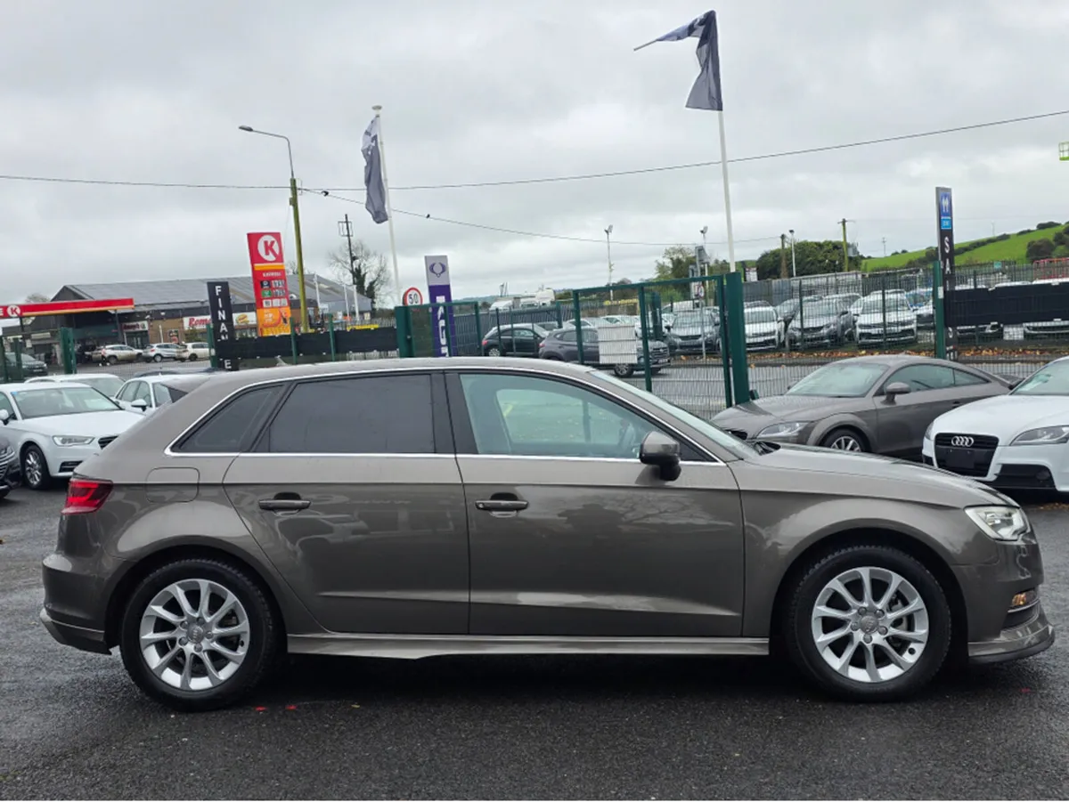 Audi A3 (162) 1.4 TFSI AUTOMATIC PRIVACY GLASS BLU - Image 3