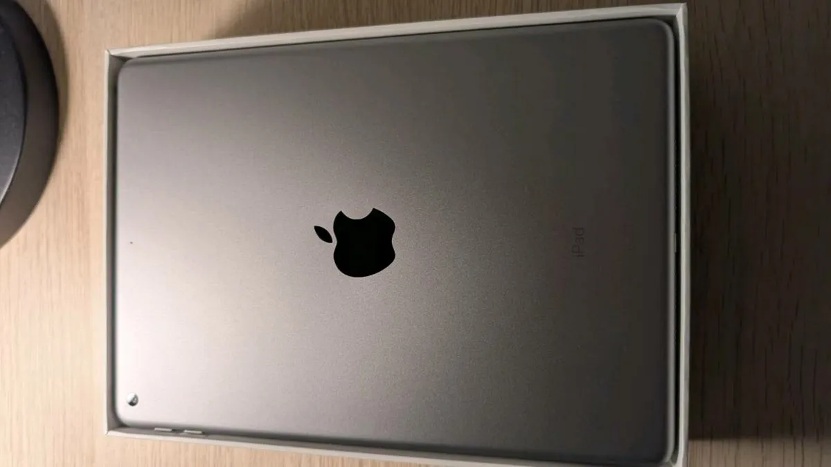I pad 5th generation - Image 2