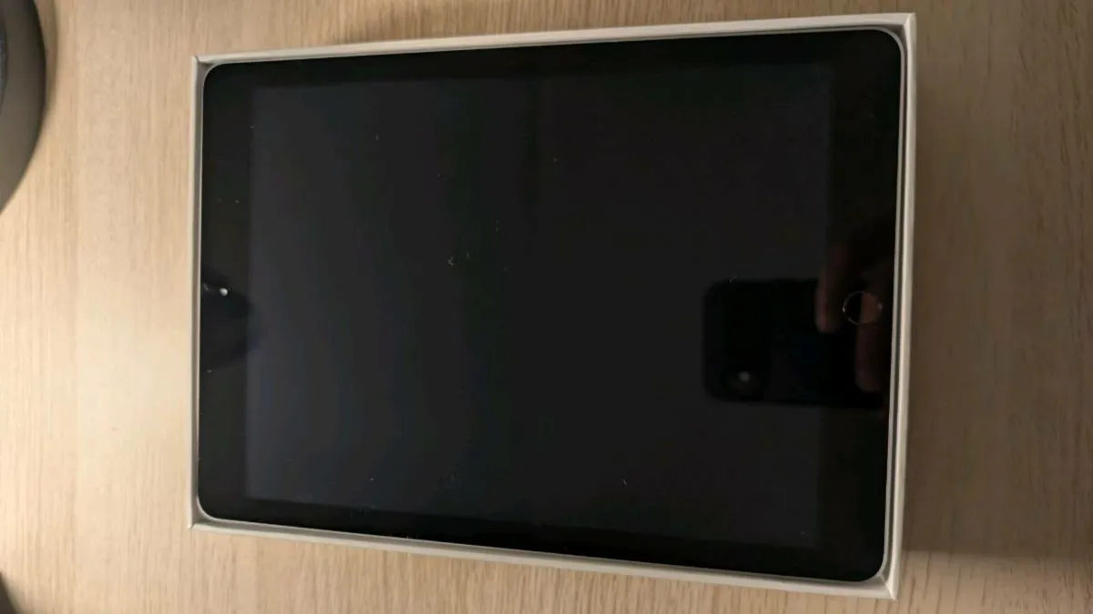 I pad 5th generation - Image 3