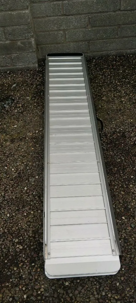 Light weight double ramps with hinge for sale - Image 4