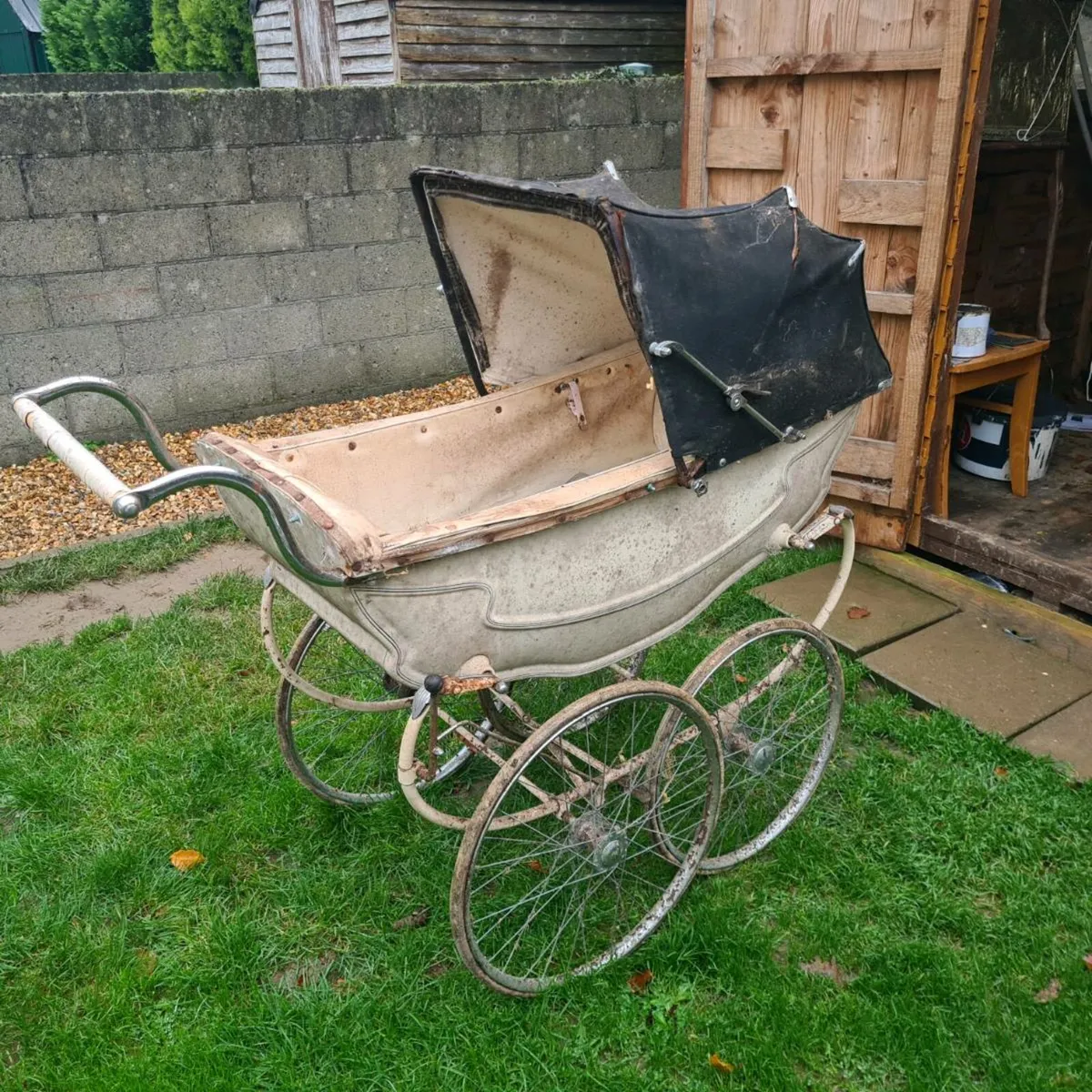 Antique pram for sale - Image 1