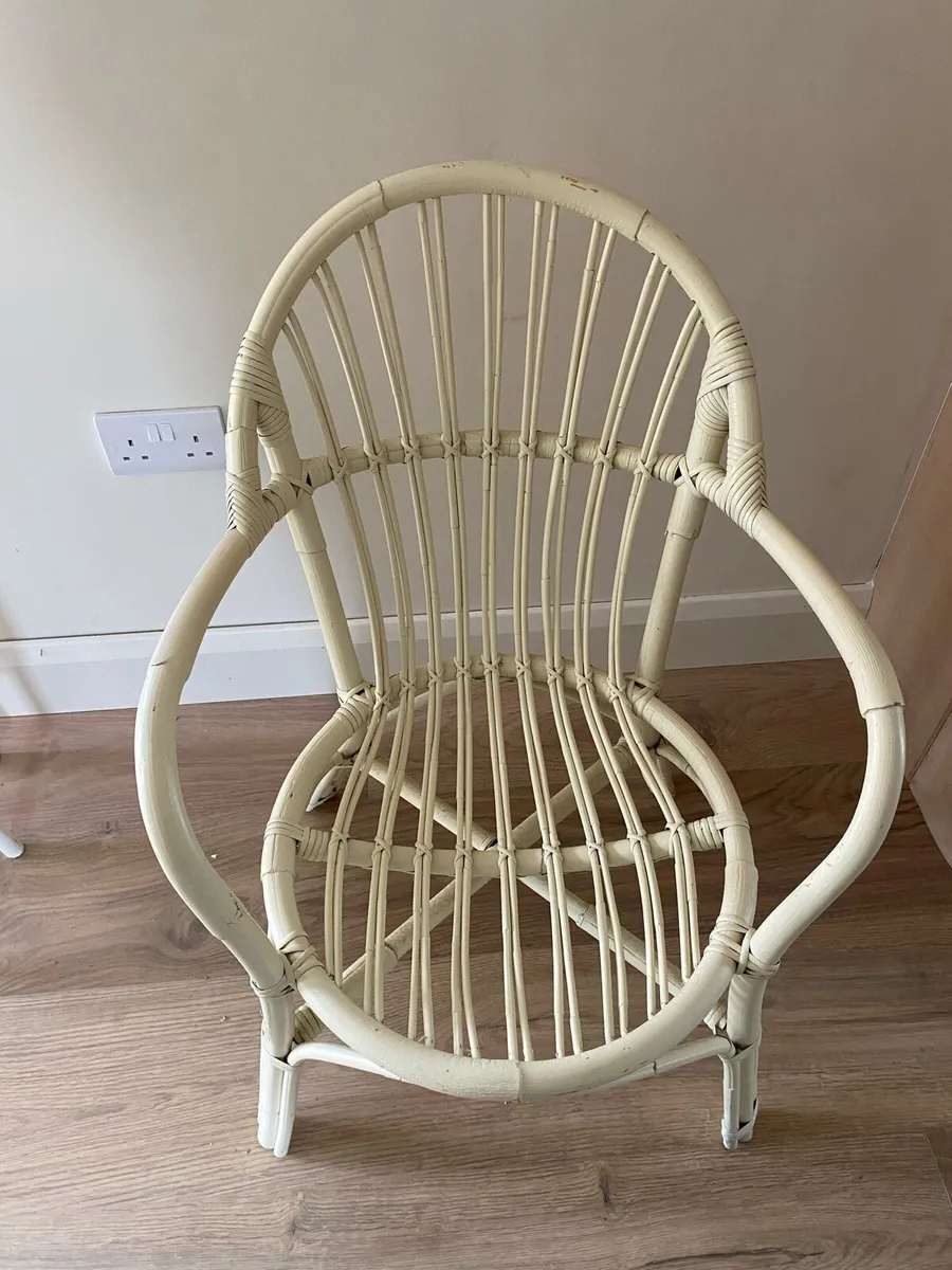 Wicker chair - Image 1