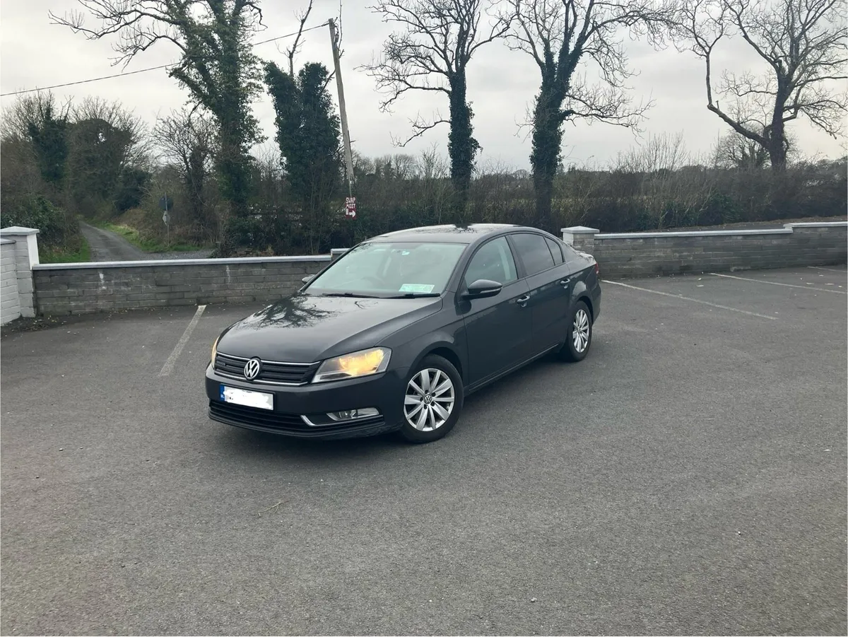 Volkswagen Passat - Image 1