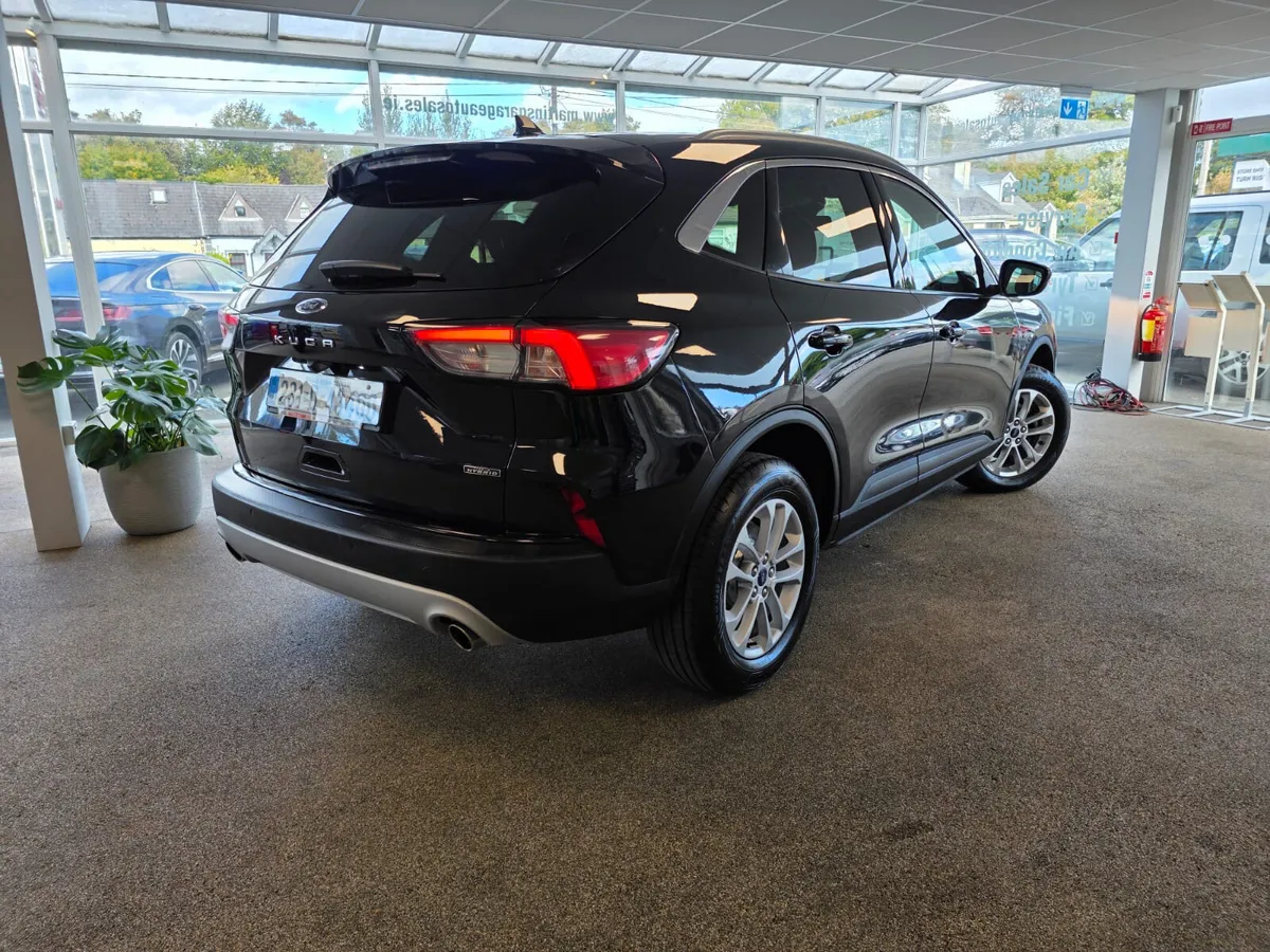 Ford Kuga 2.5 Titanium PHEV 2023 - Image 4