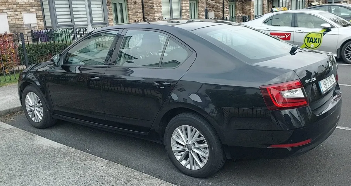 19 Skoda Octavia - Image 2