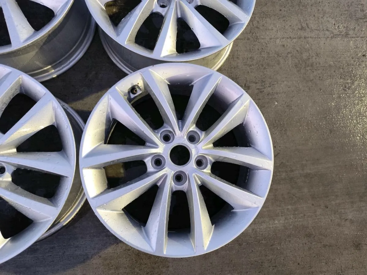 17" Kia alloys. 5x114 -may fit other japanese cars - Image 4