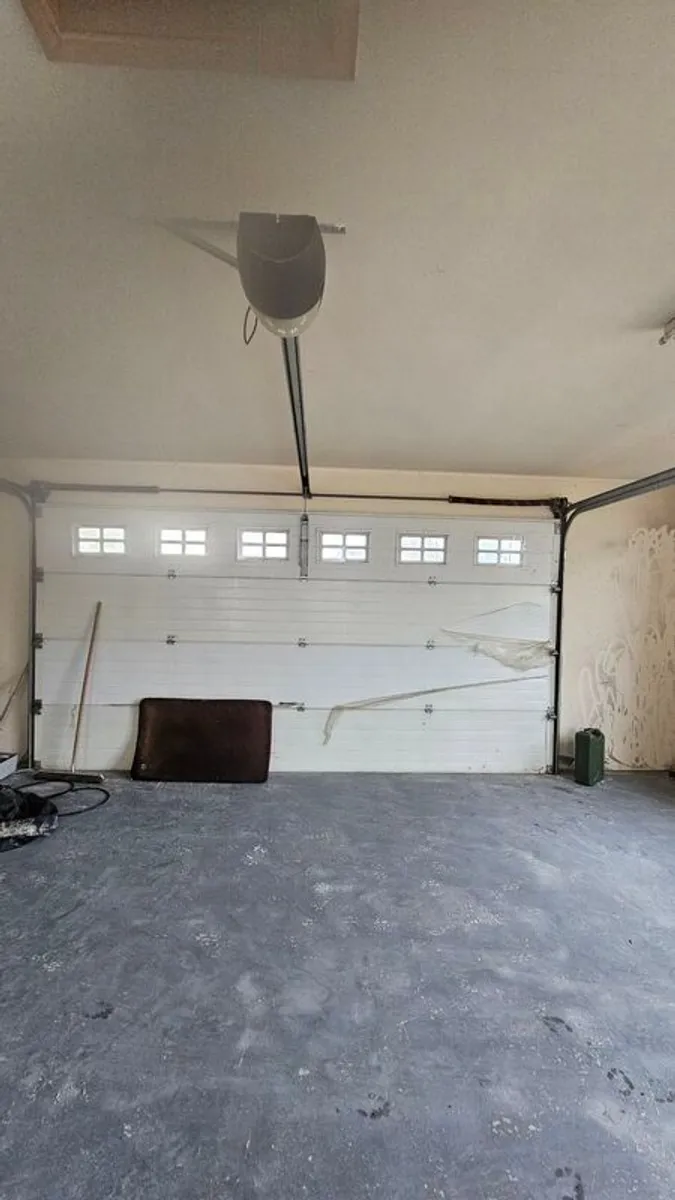 5m Wide Electric Garage Door, Standard Height, Excellent Condition - Image 2