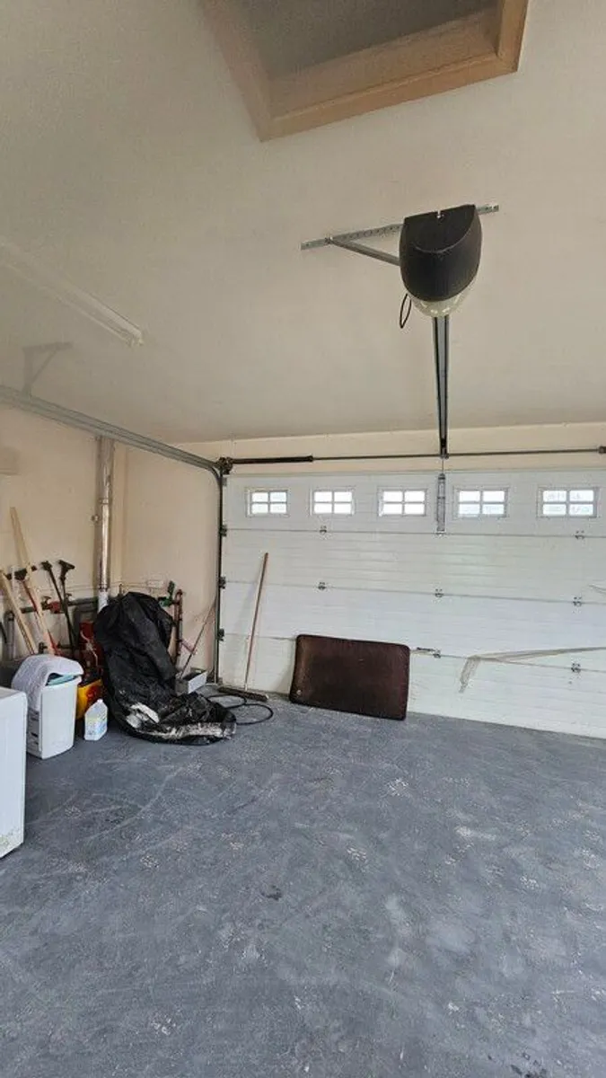 5m Wide Electric Garage Door, Standard Height, Excellent Condition - Image 3