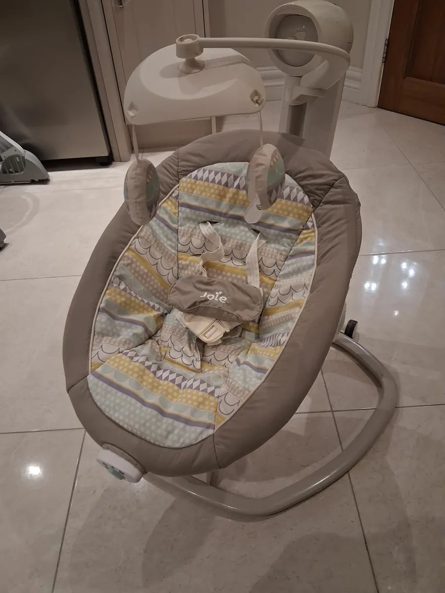 Baby equipment/ out and about - Image 2