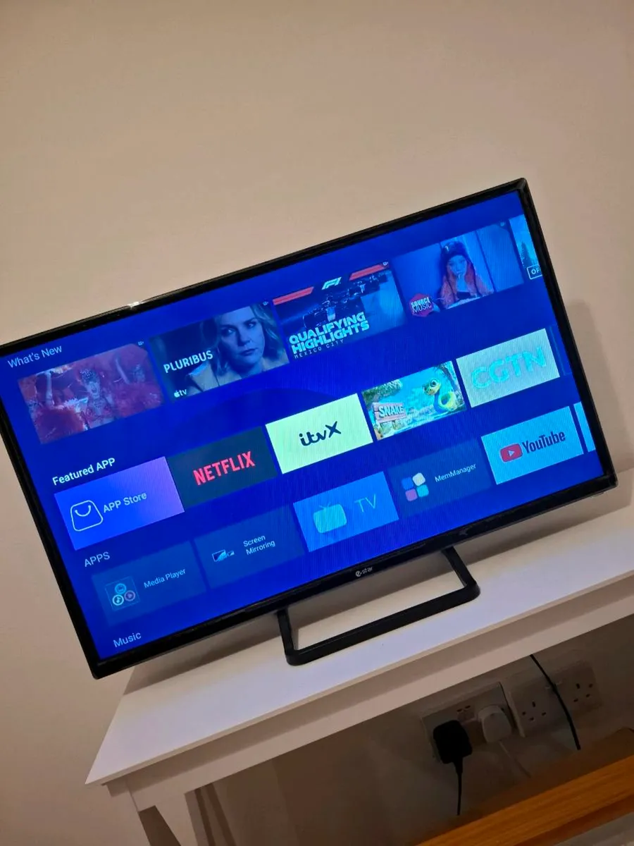 32" Smart TV