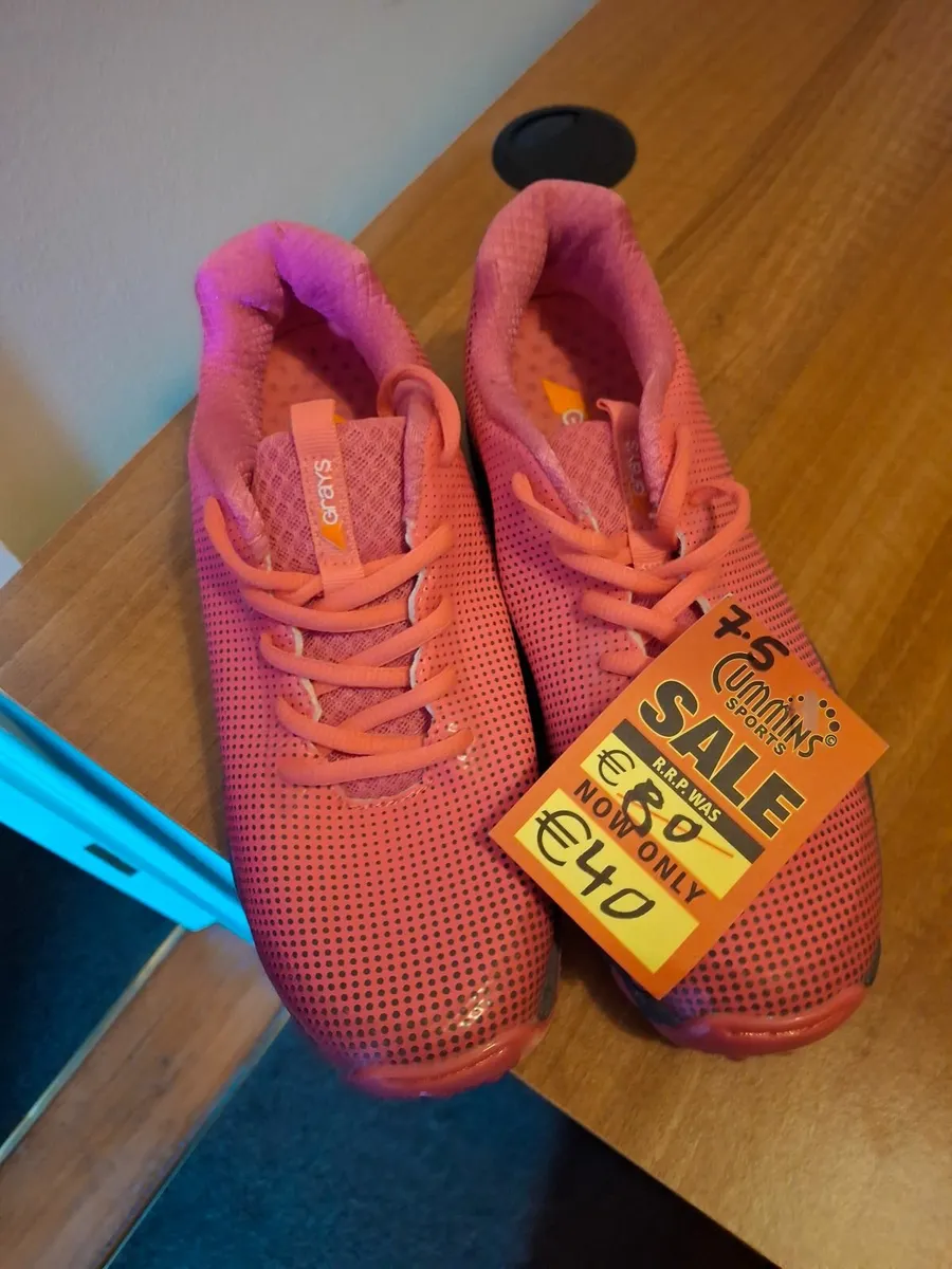 Hockey shoes - Image 1