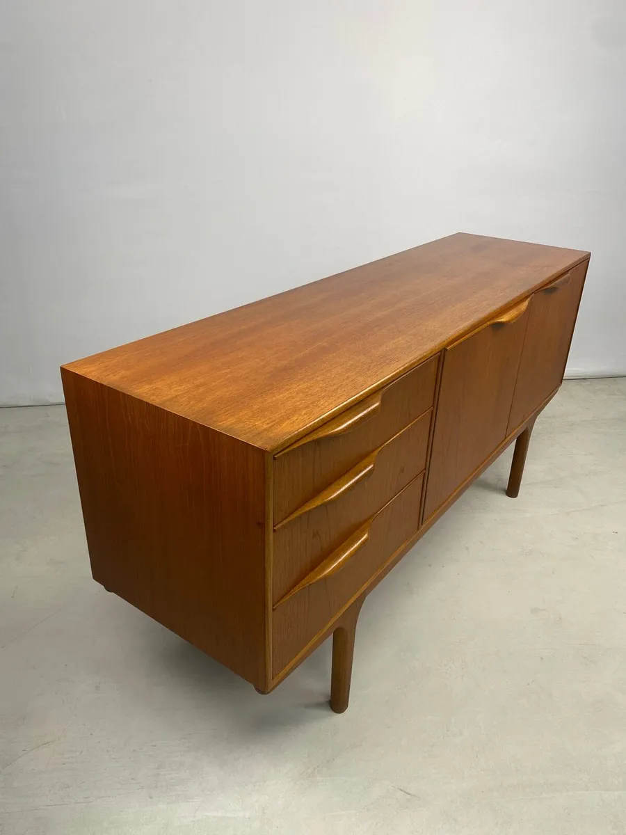 Mid Century McIntosh Moy Sideboard - Image 4