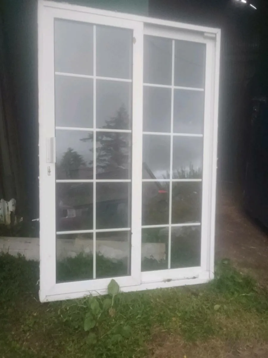 Windows and patio door for sale - Image 1