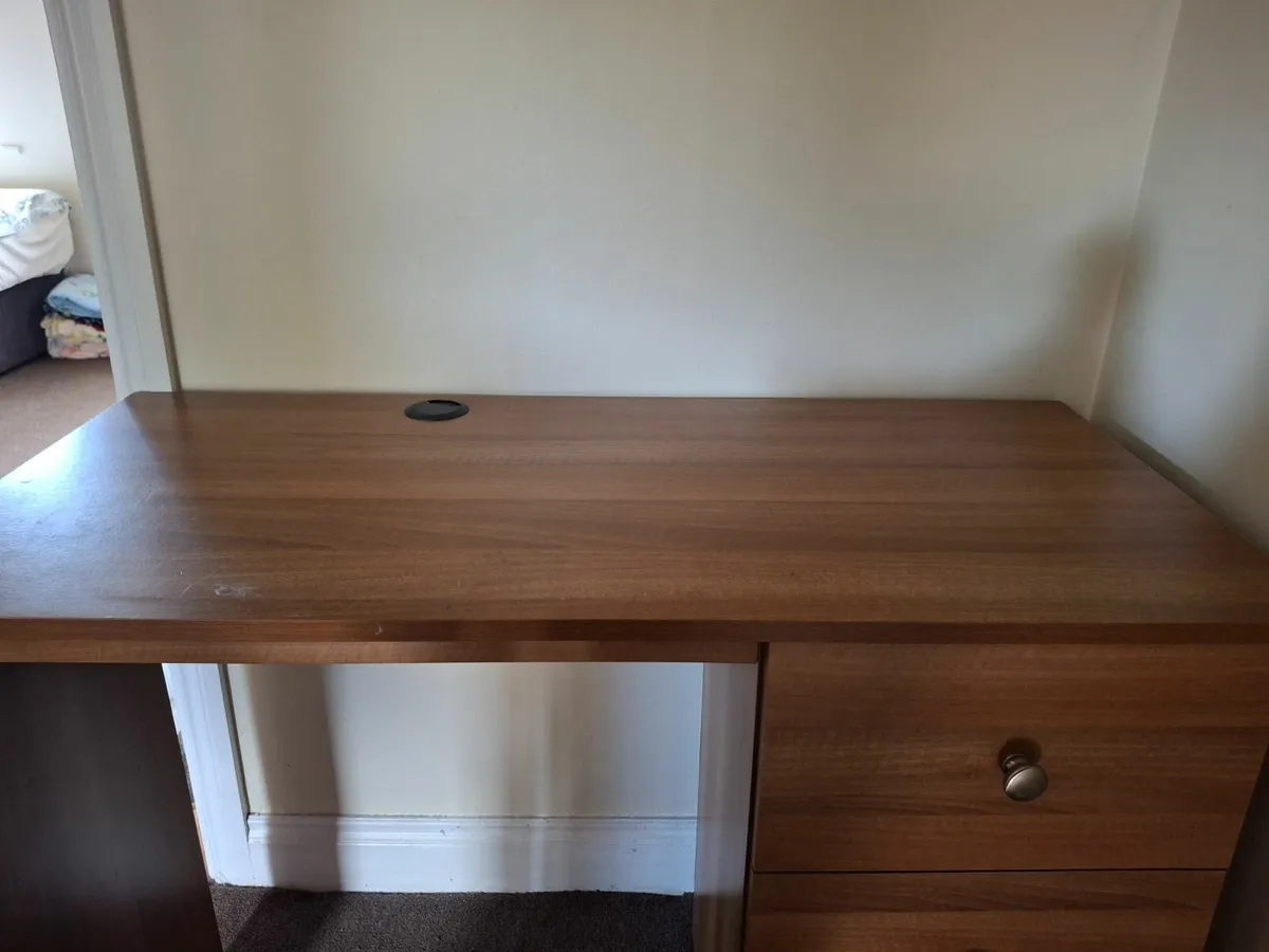 Desk - Image 2