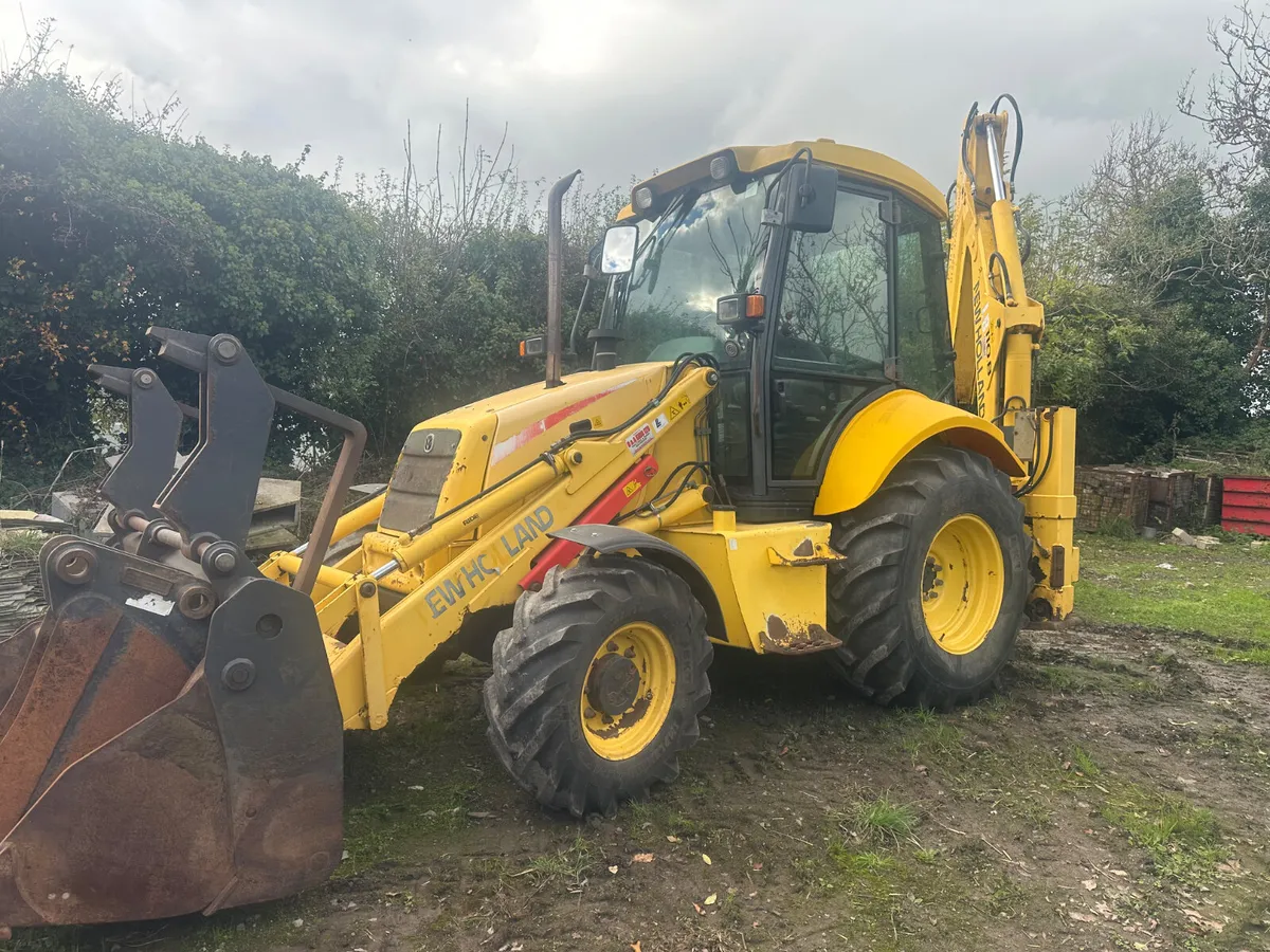 New Holland LB110b excavator - Image 3
