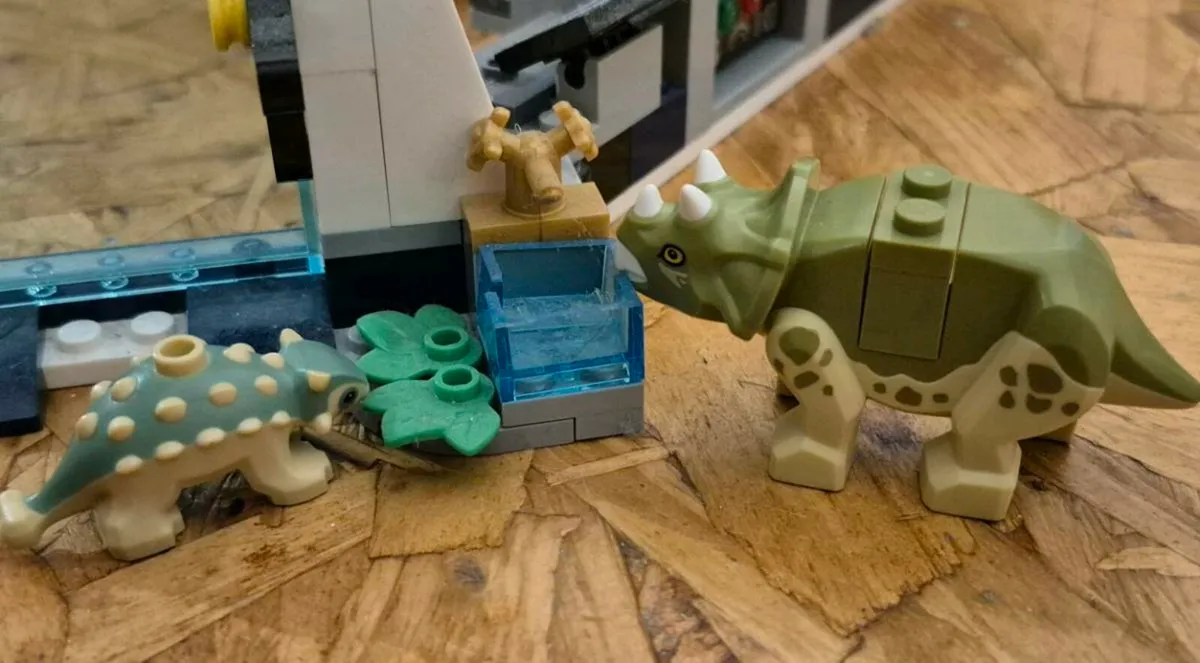Lego Jurassic World - Image 2